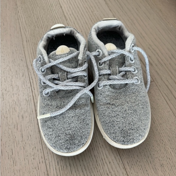 Allbirds Wool Runners Mizzles in Light Grey - Picture 3 of 7